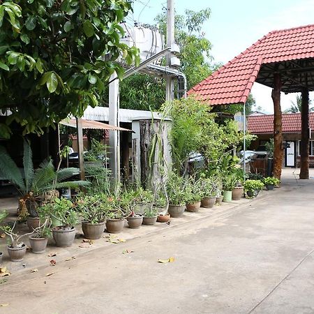 Market Motel Sa Kaeo Luaran gambar