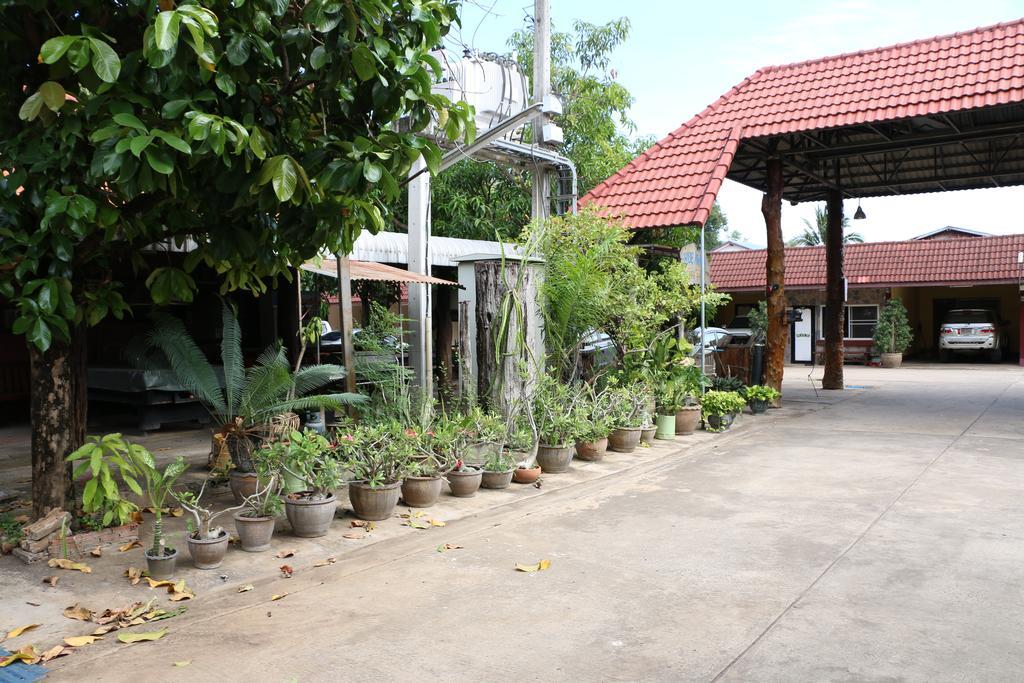Market Motel Sa Kaeo Luaran gambar